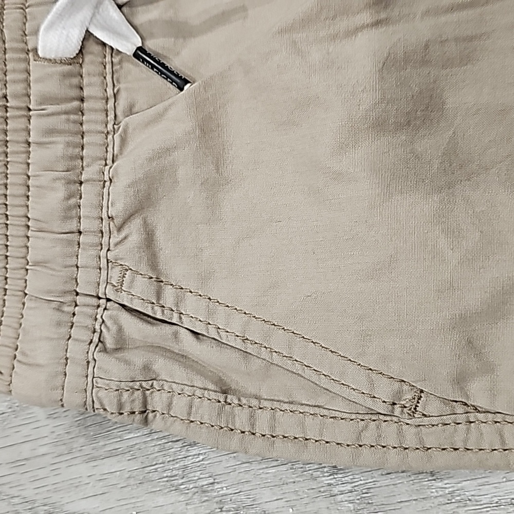 NWT Toddler Tommy Hilfiger shorts - Picture 7 of 9